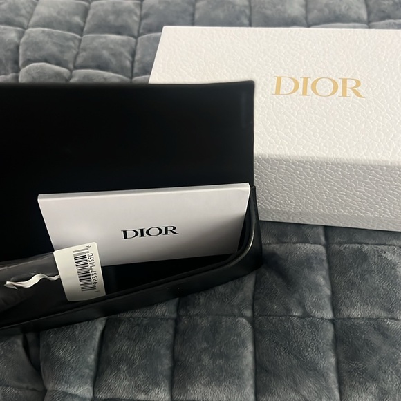 Christian DIOR SUNGLASSES HOLDER - Picture 2 of 4